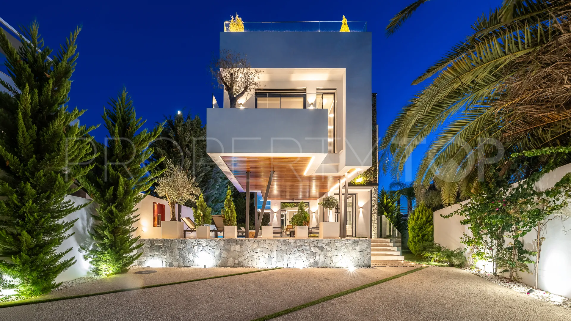 Beach Side Golden Mile 5 bedrooms villa for sale