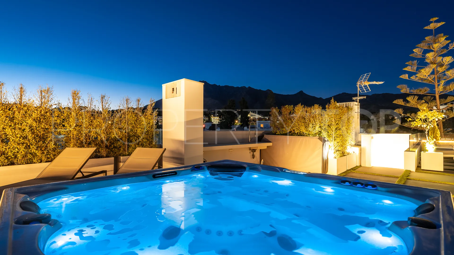 Beach Side Golden Mile 5 bedrooms villa for sale
