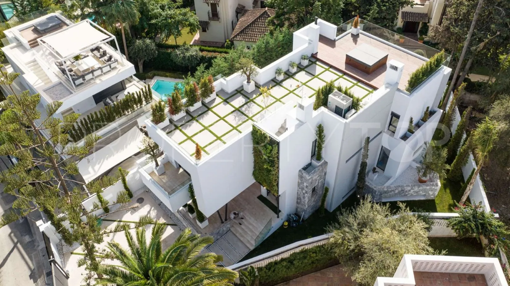 Beach Side Golden Mile 5 bedrooms villa for sale