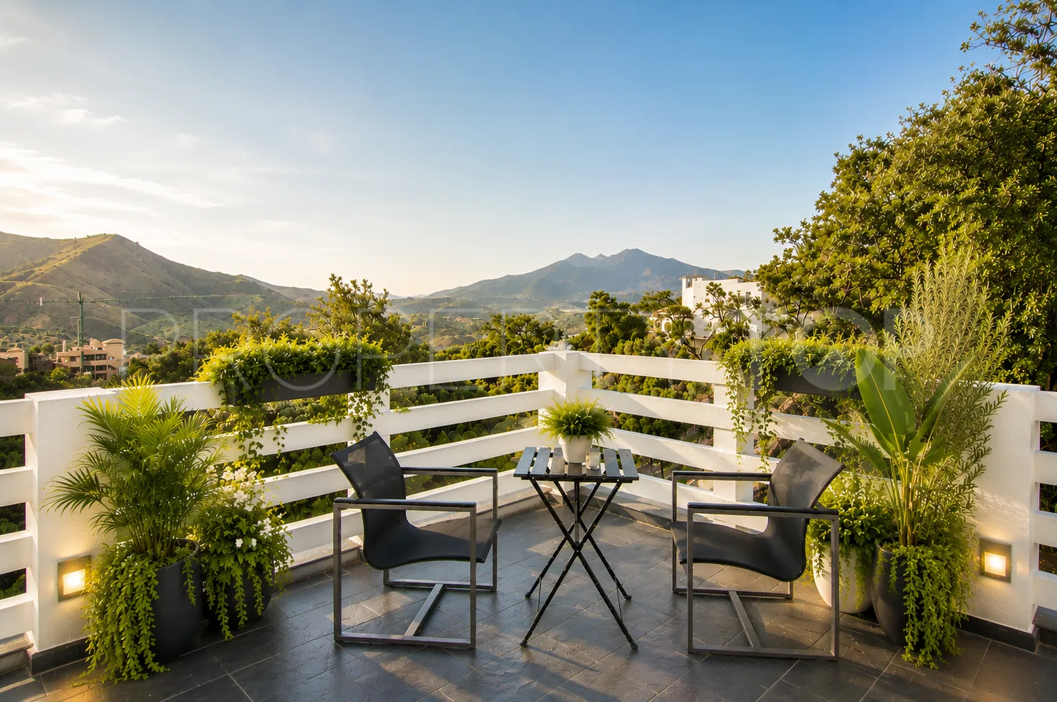 Se vende villa en Altos de Elviria