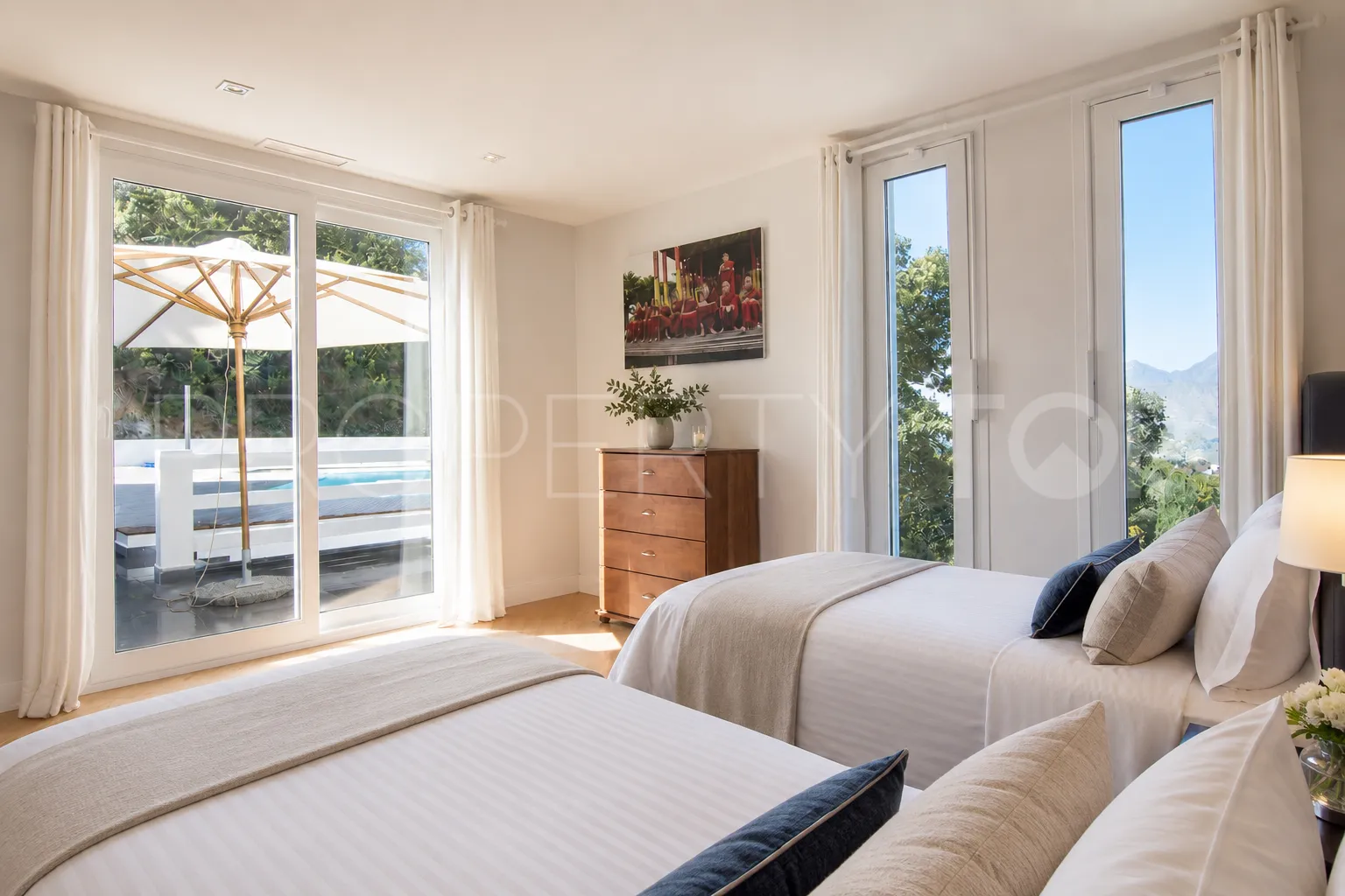 Se vende villa en Altos de Elviria