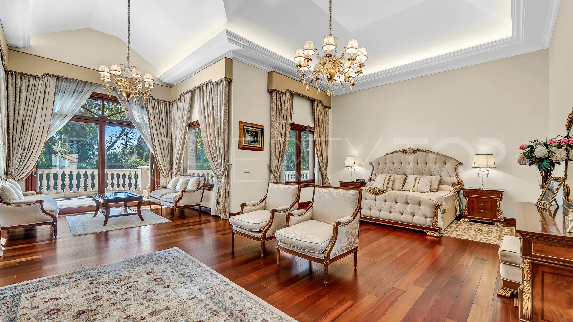 For sale Guadalmina Baja villa with 8 bedrooms
