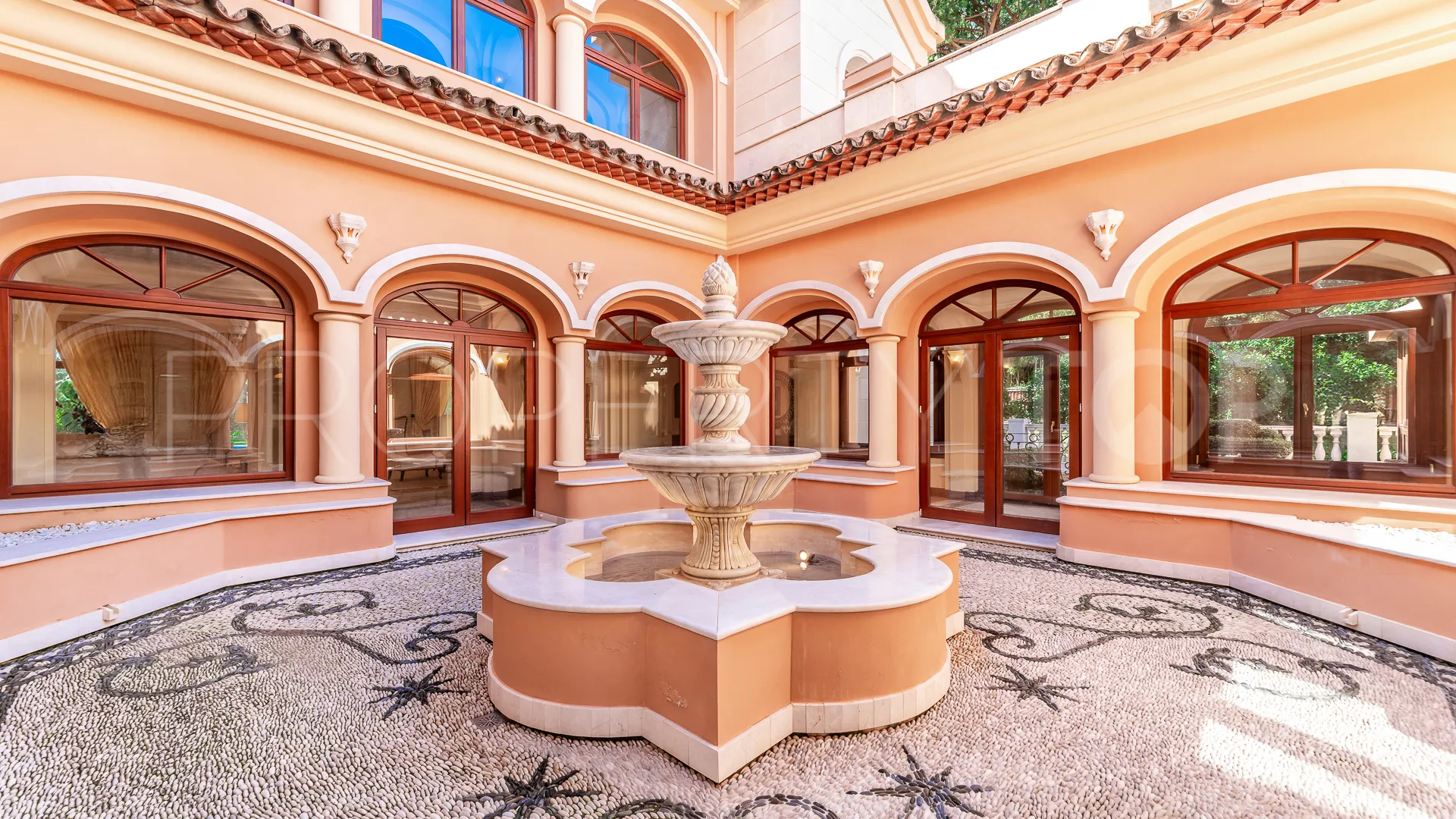 For sale Guadalmina Baja villa with 8 bedrooms