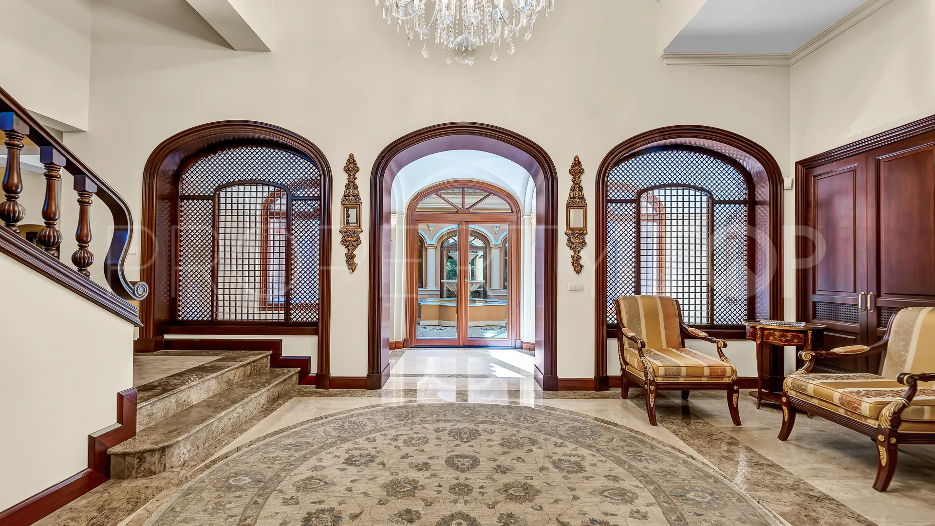 For sale Guadalmina Baja villa with 8 bedrooms