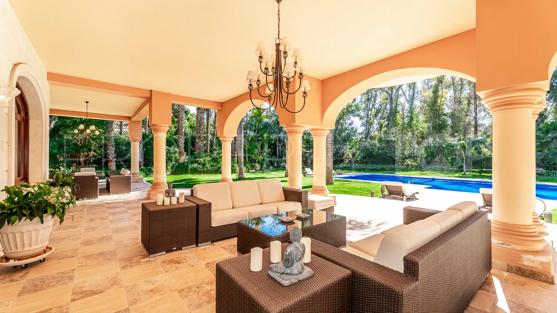 For sale Guadalmina Baja villa with 8 bedrooms