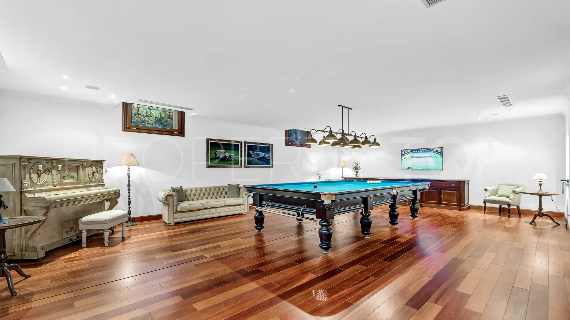 For sale Guadalmina Baja villa with 8 bedrooms
