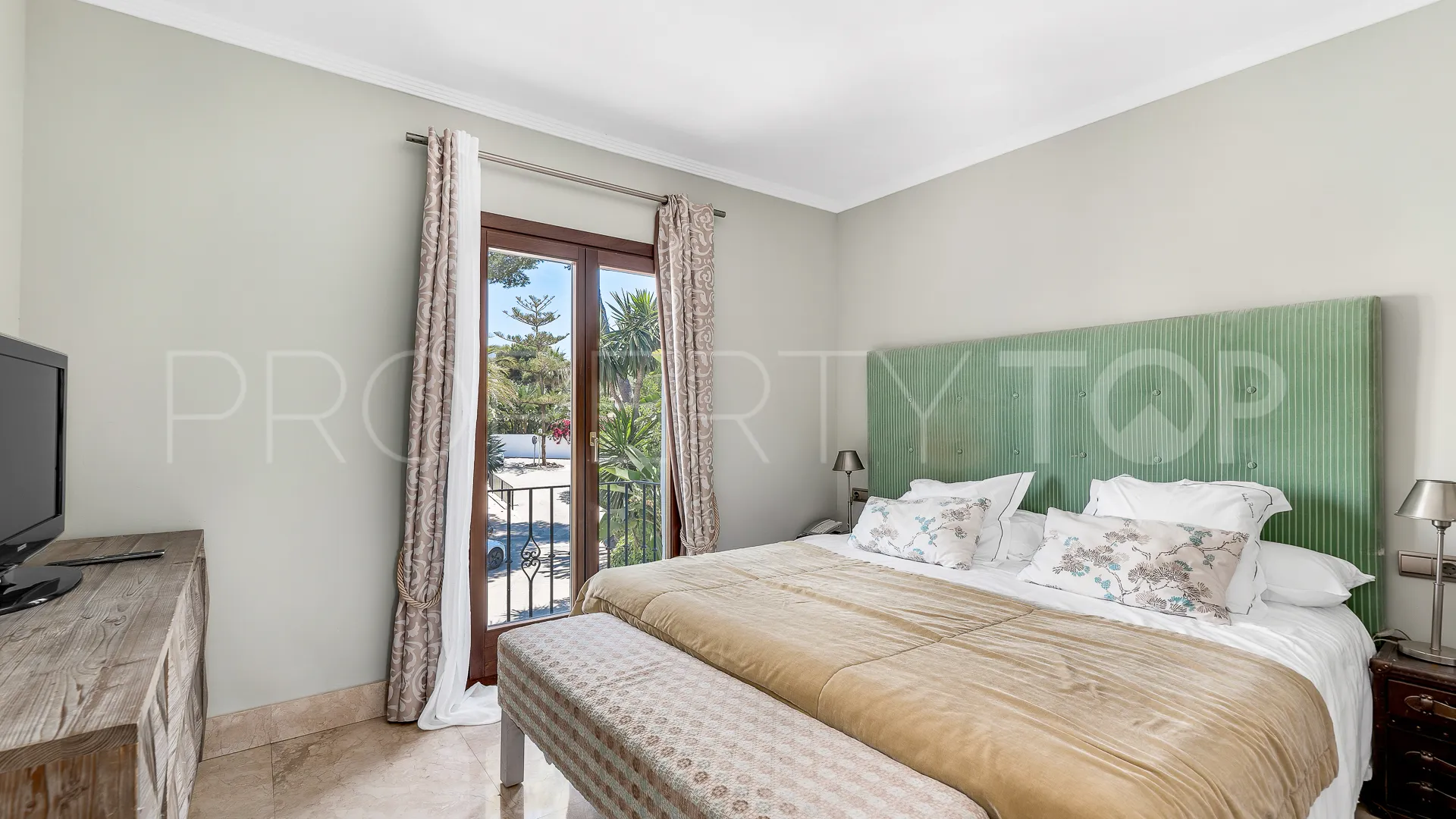 Penthouse for sale in Puente Romano
