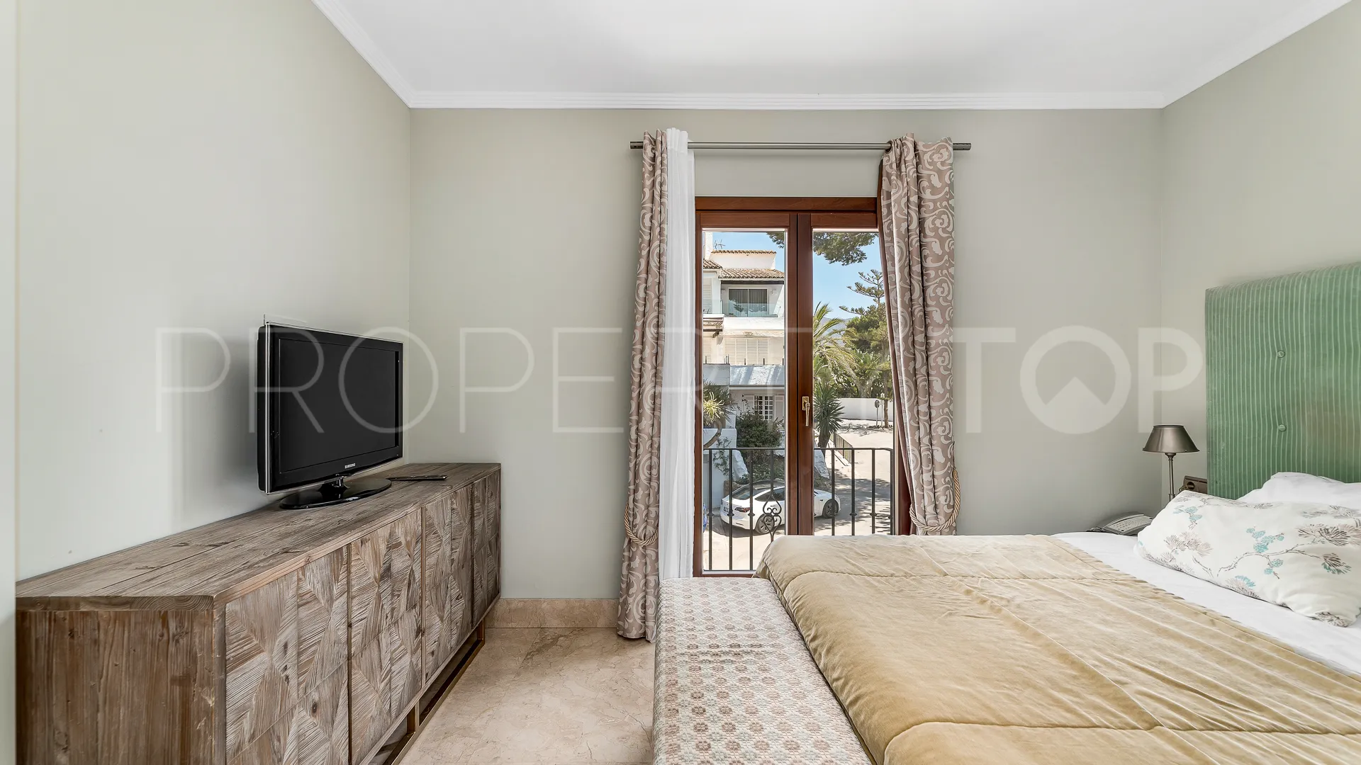 Penthouse for sale in Puente Romano