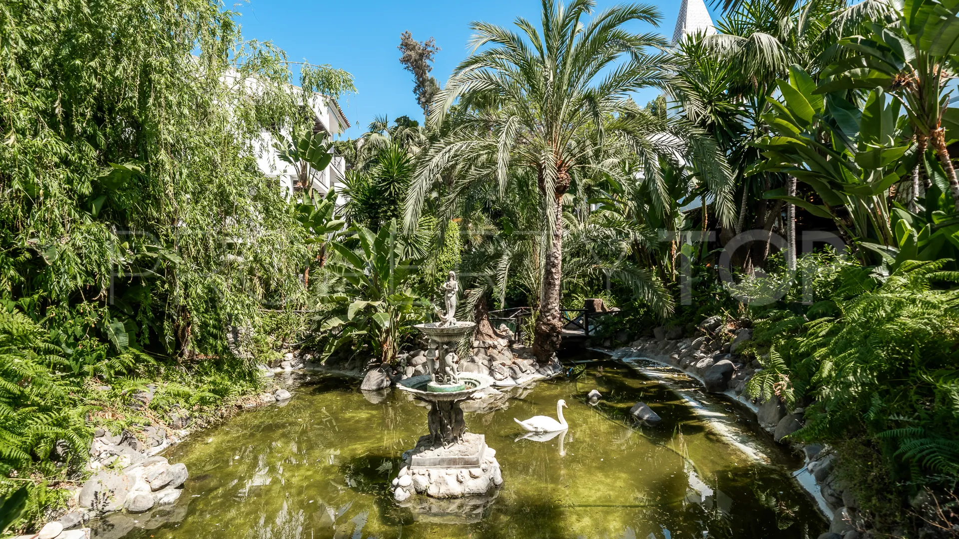 Penthouse for sale in Puente Romano