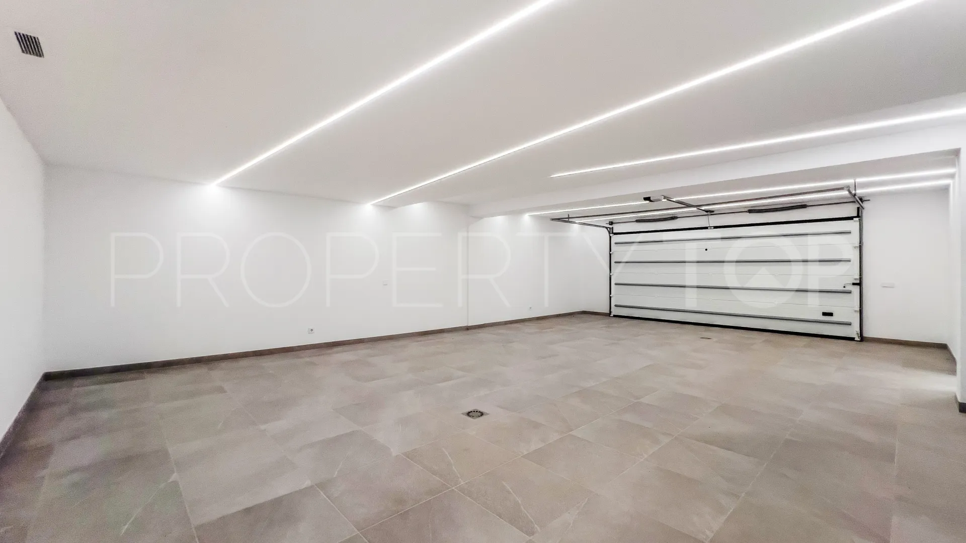 Las Lomas del Marbella Club, villa de 5 dormitorios en venta