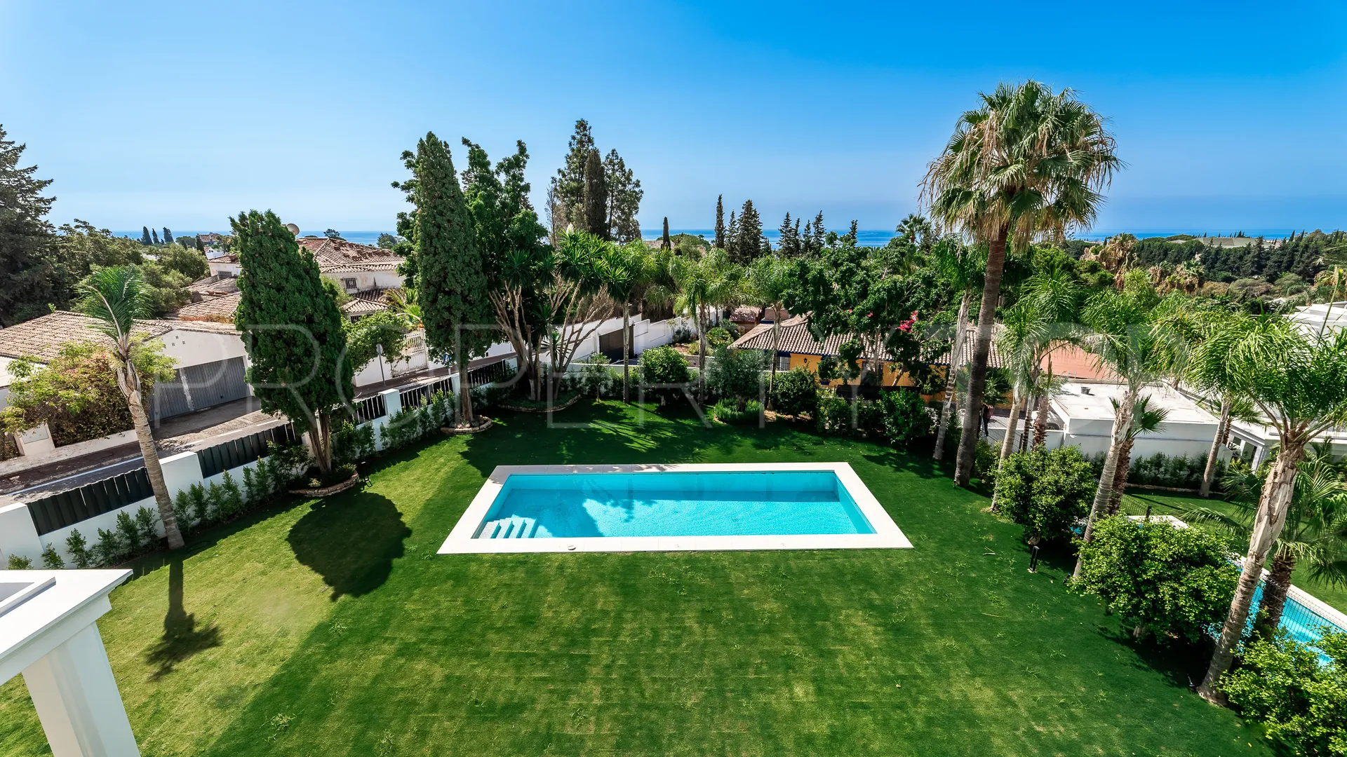 Villa de 5 dormitorios en venta en Las Lomas del Marbella Club