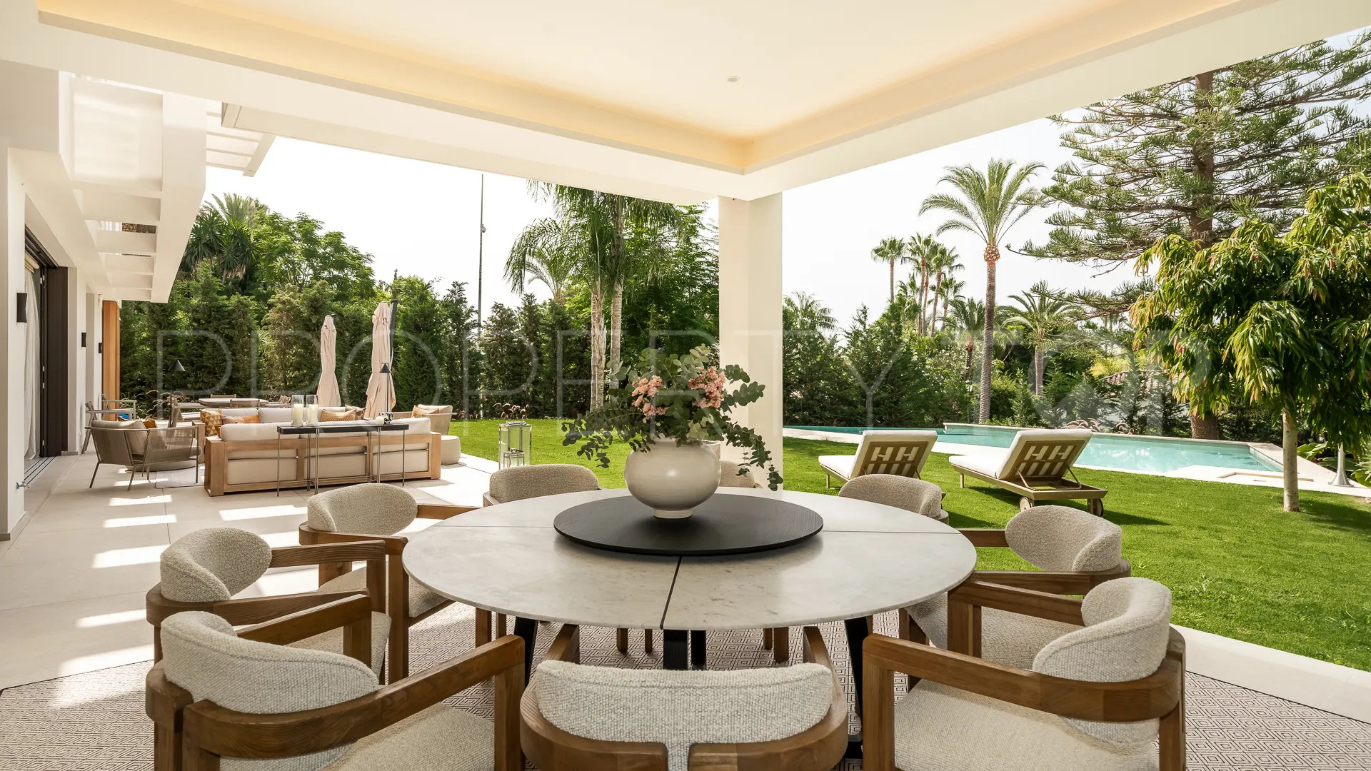 Villa en venta en Los Monteros con 5 dormitorios