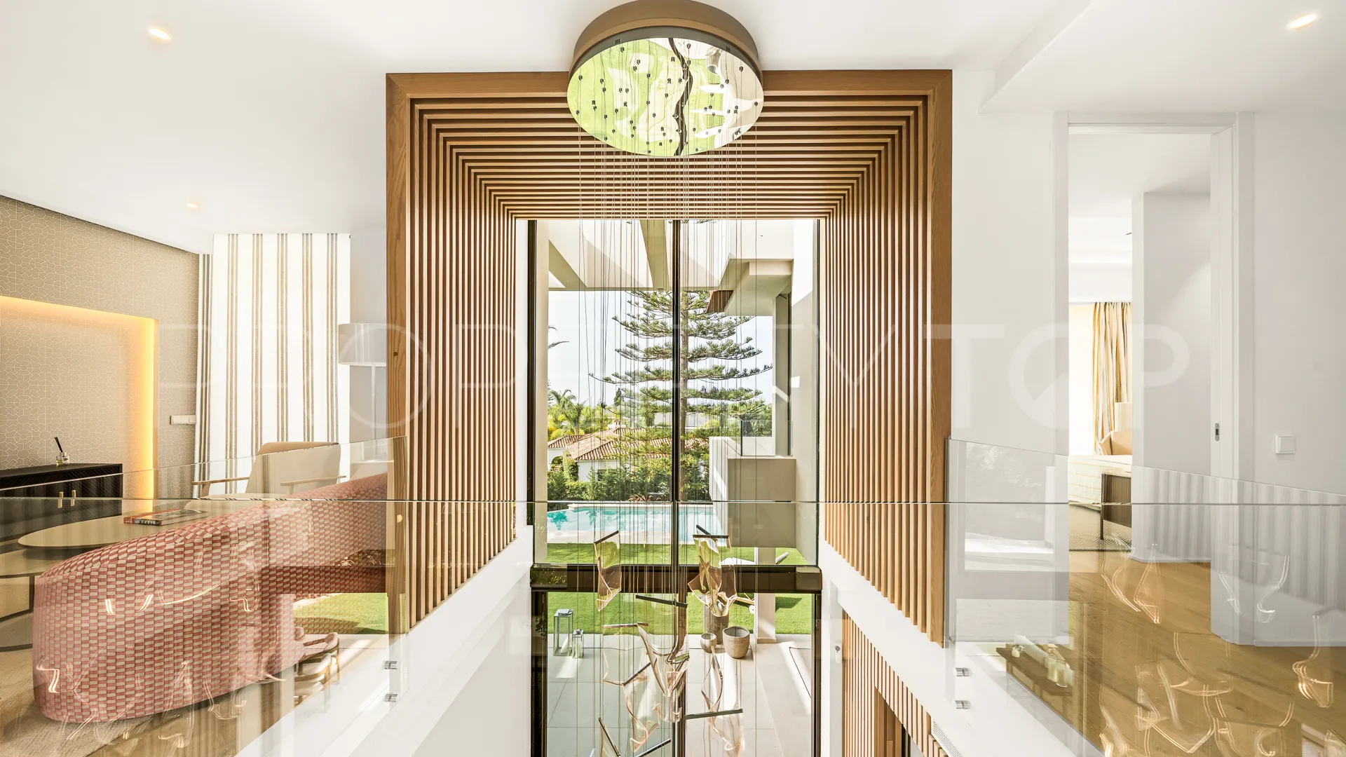 Villa en venta en Los Monteros con 5 dormitorios