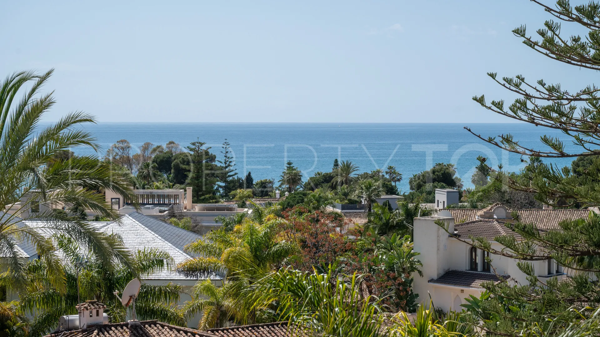 Villa en venta en Los Monteros con 5 dormitorios