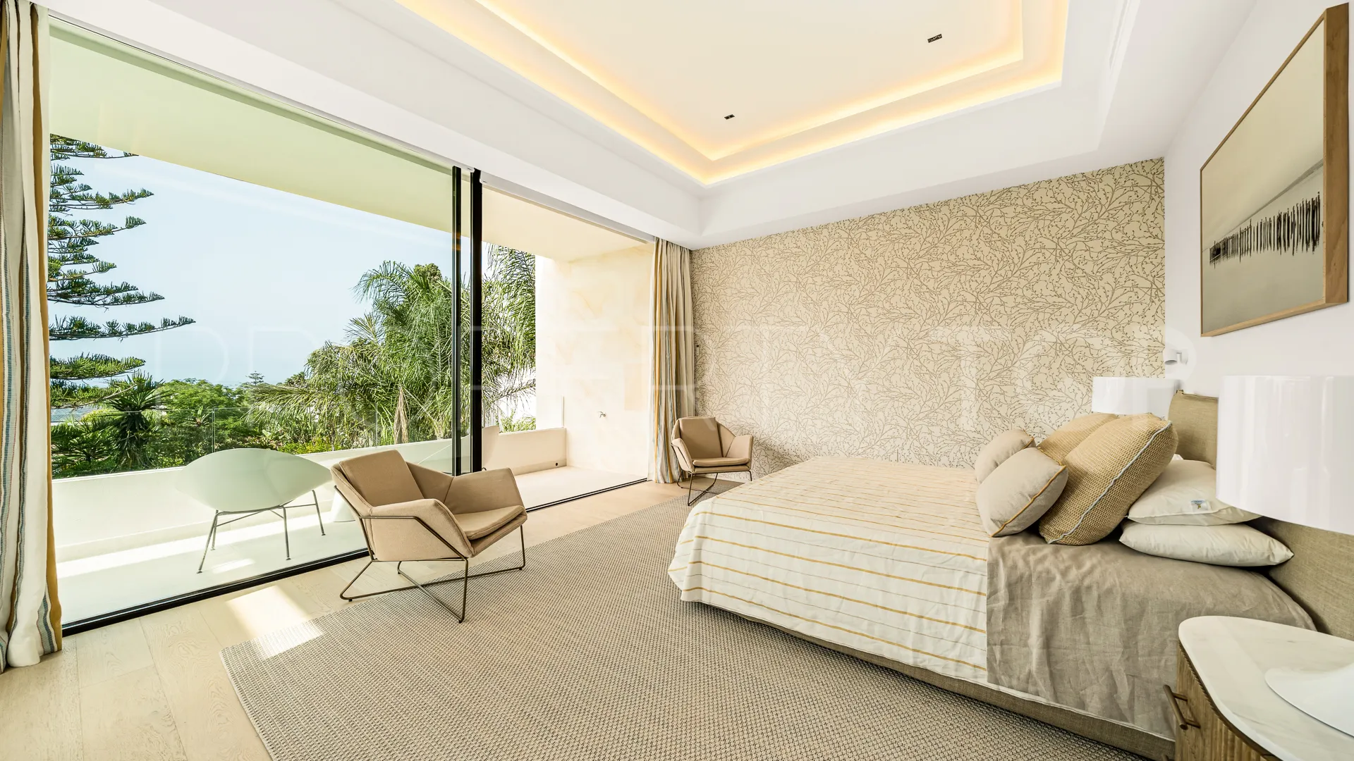 Villa en venta en Los Monteros con 5 dormitorios