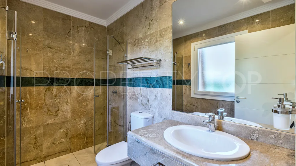 Apartamento en venta en Nueva Andalucia con 3 dormitorios