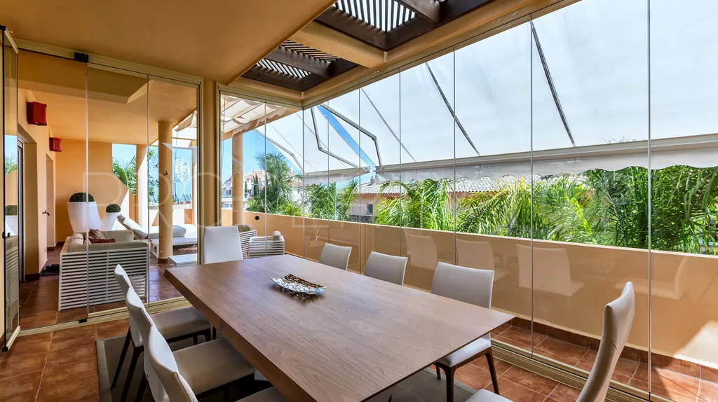 Apartamento en venta en Nueva Andalucia con 3 dormitorios