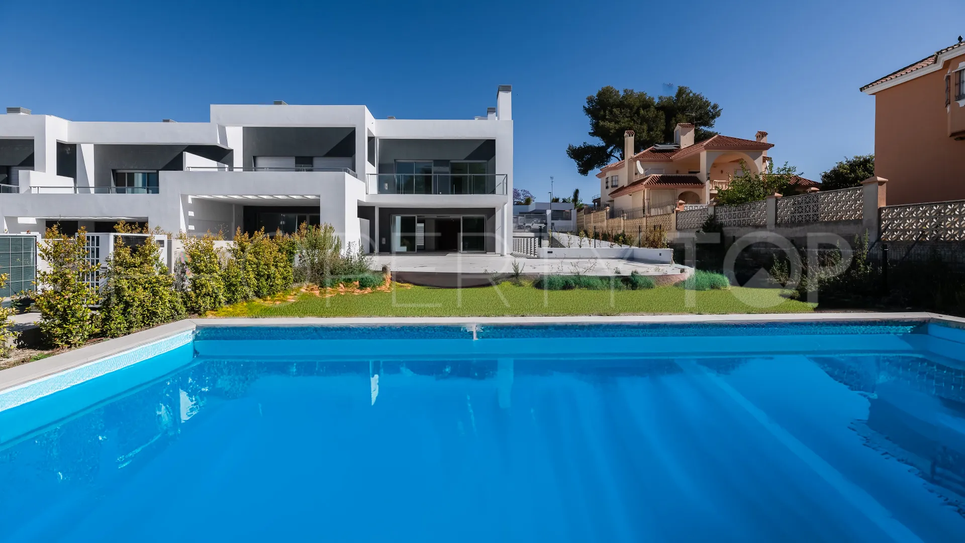 Town house for sale in Guadalmina Alta