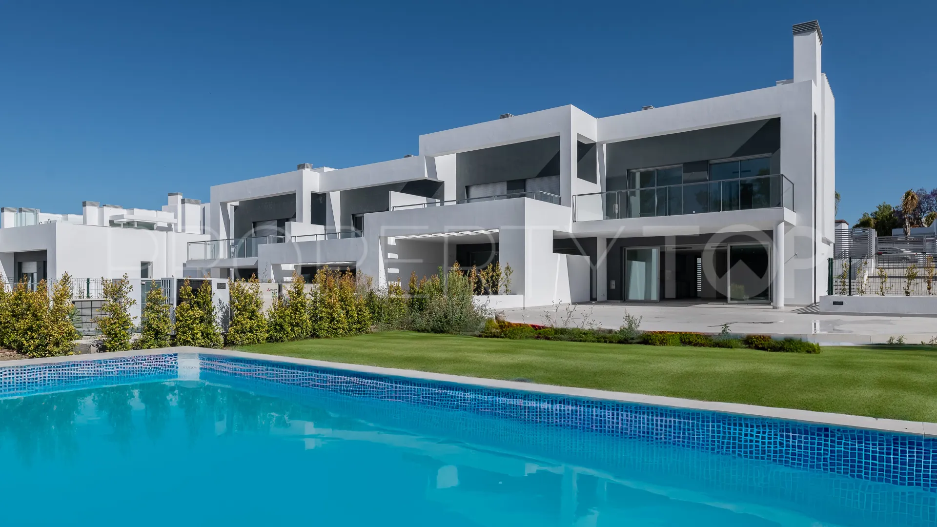 Town house for sale in Guadalmina Alta