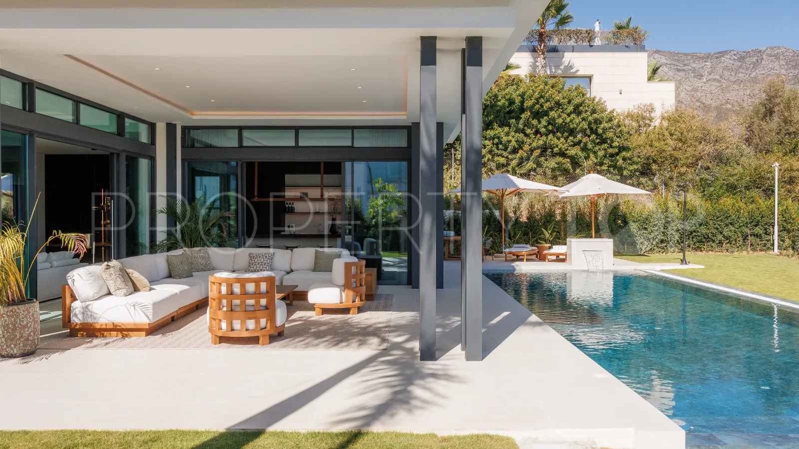 For sale Golden Mile villa