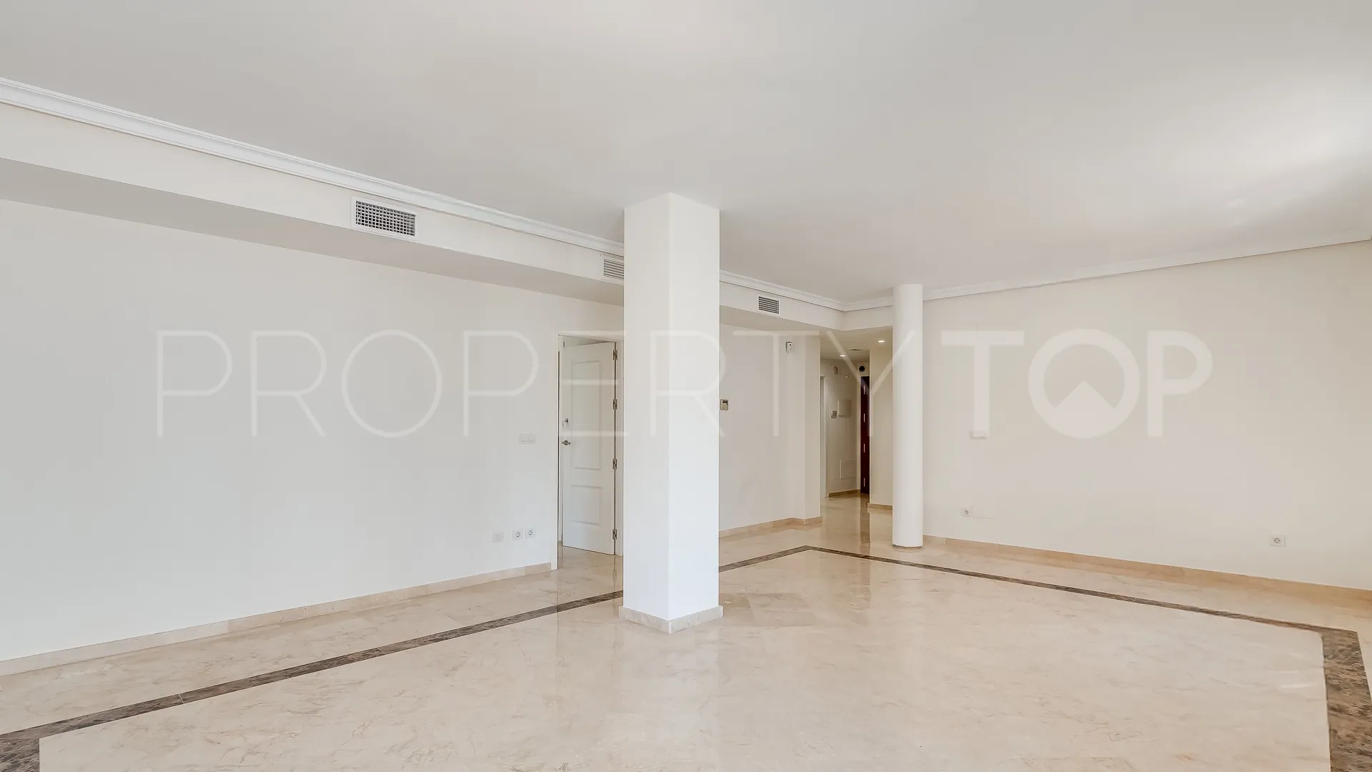 Apartamento con 2 dormitorios a la venta en Nueva Andalucia