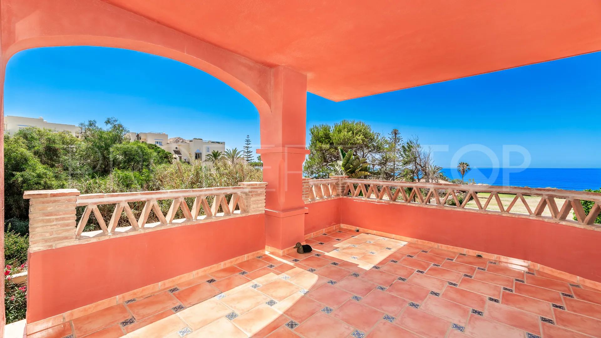 Apartamento en venta con 2 dormitorios en Elviria