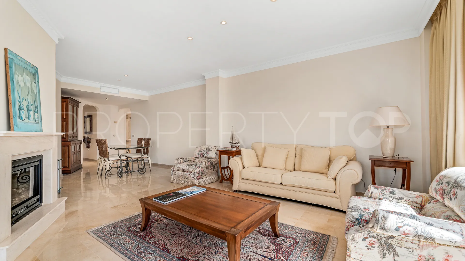 Apartamento en venta con 2 dormitorios en Elviria