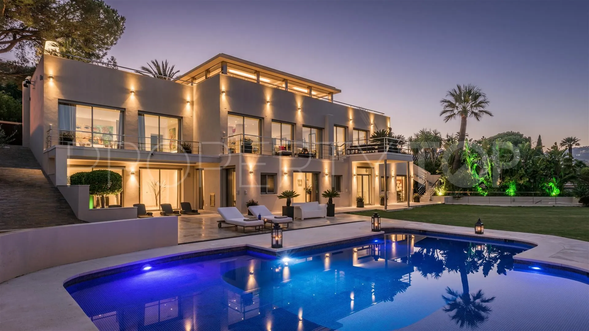 Villa in Nueva Andalucia for sale