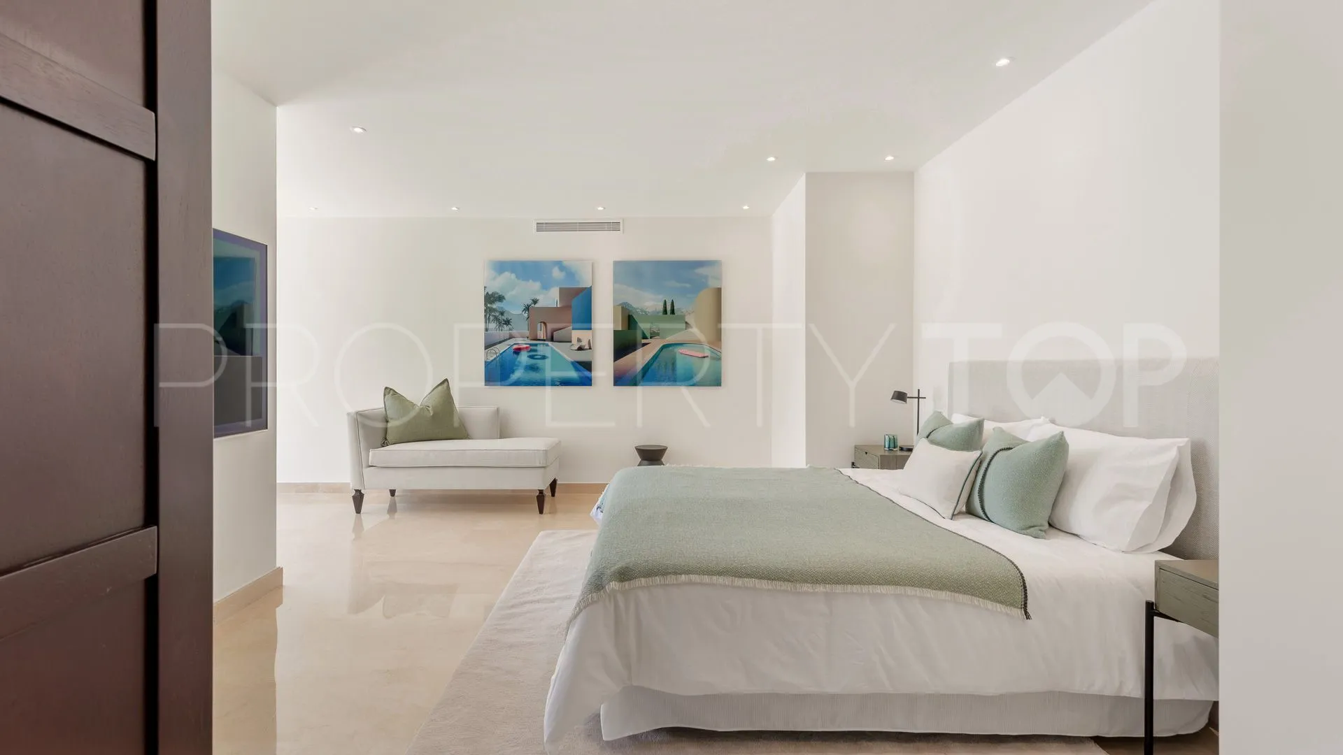 Villa in Nueva Andalucia for sale