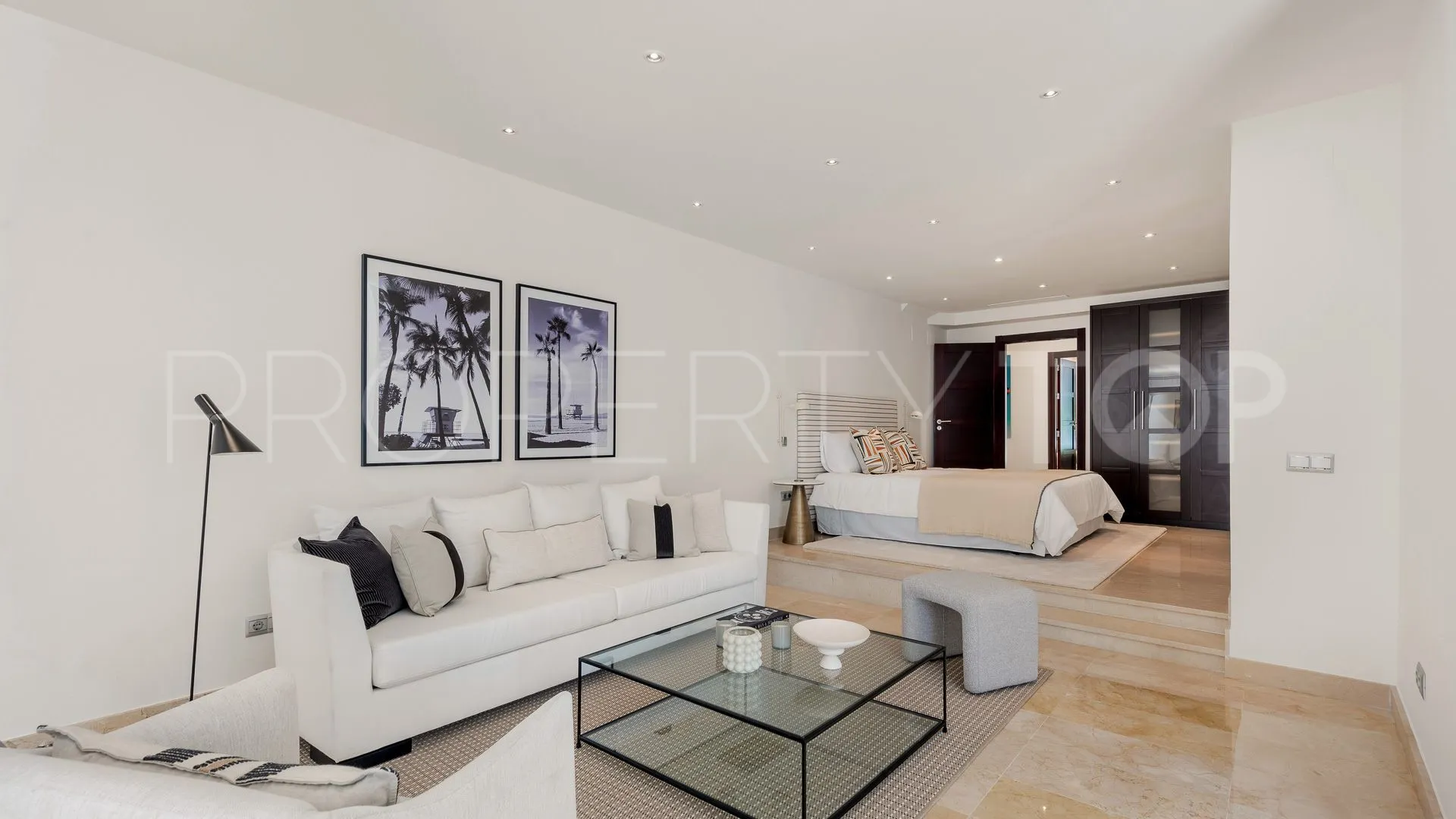 Villa in Nueva Andalucia for sale