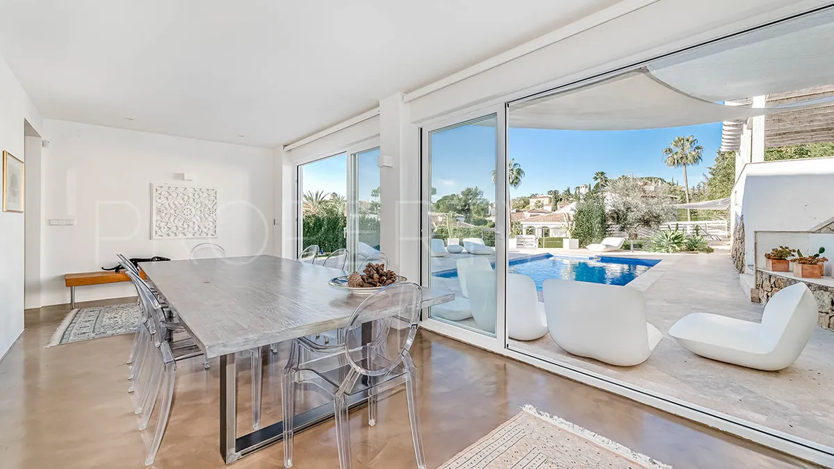 Villa en venta con 5 dormitorios en Nueva Andalucia