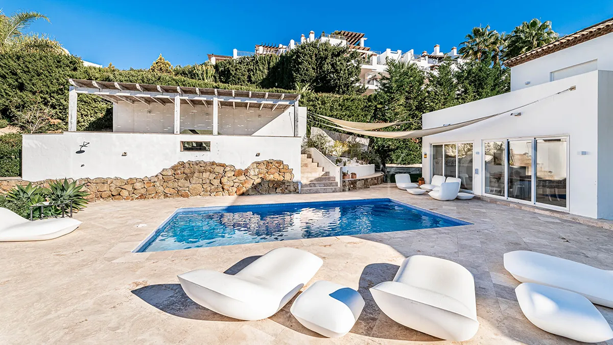 Villa en venta con 5 dormitorios en Nueva Andalucia