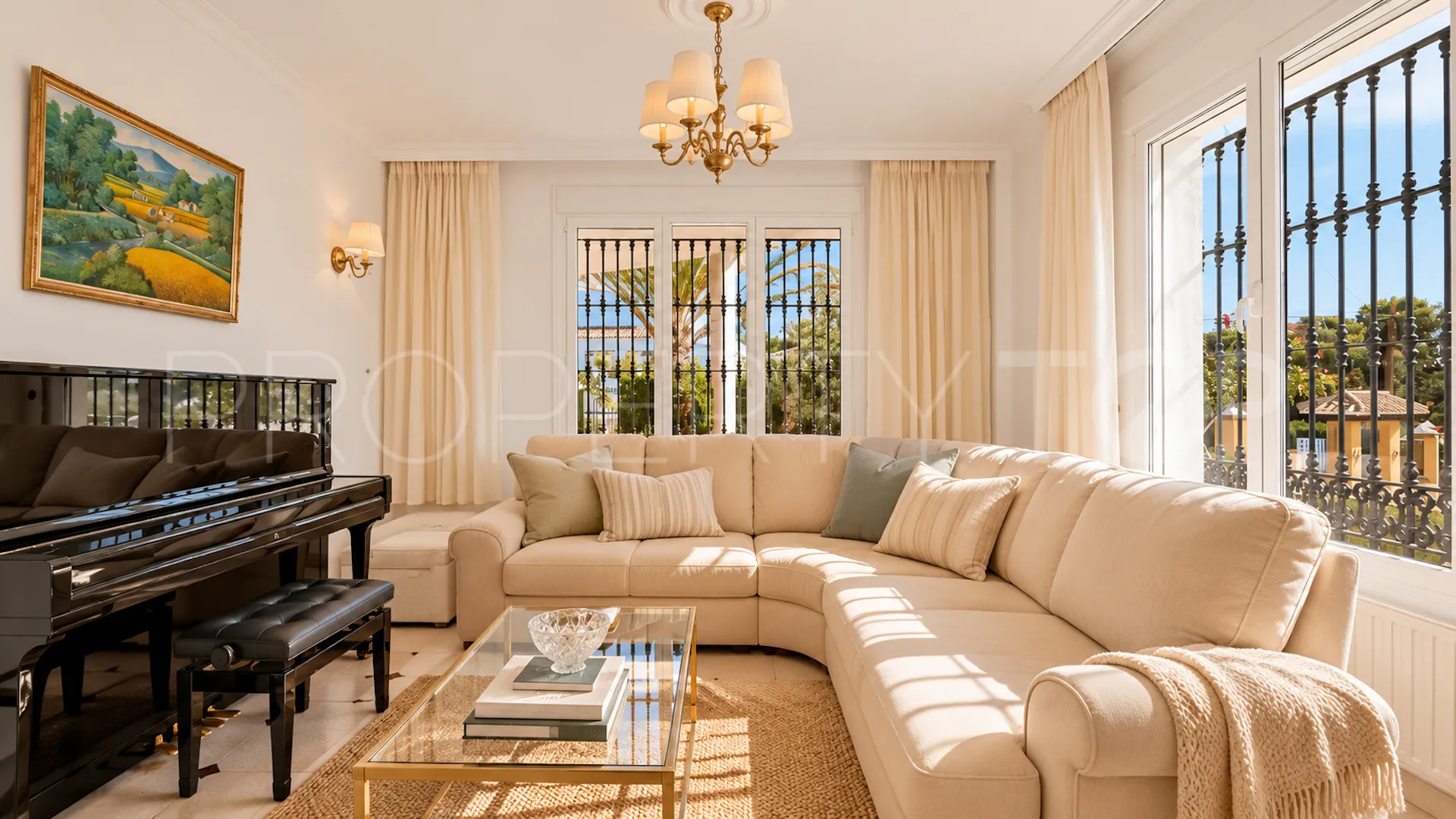 Comprar villa de 4 dormitorios en Elviria