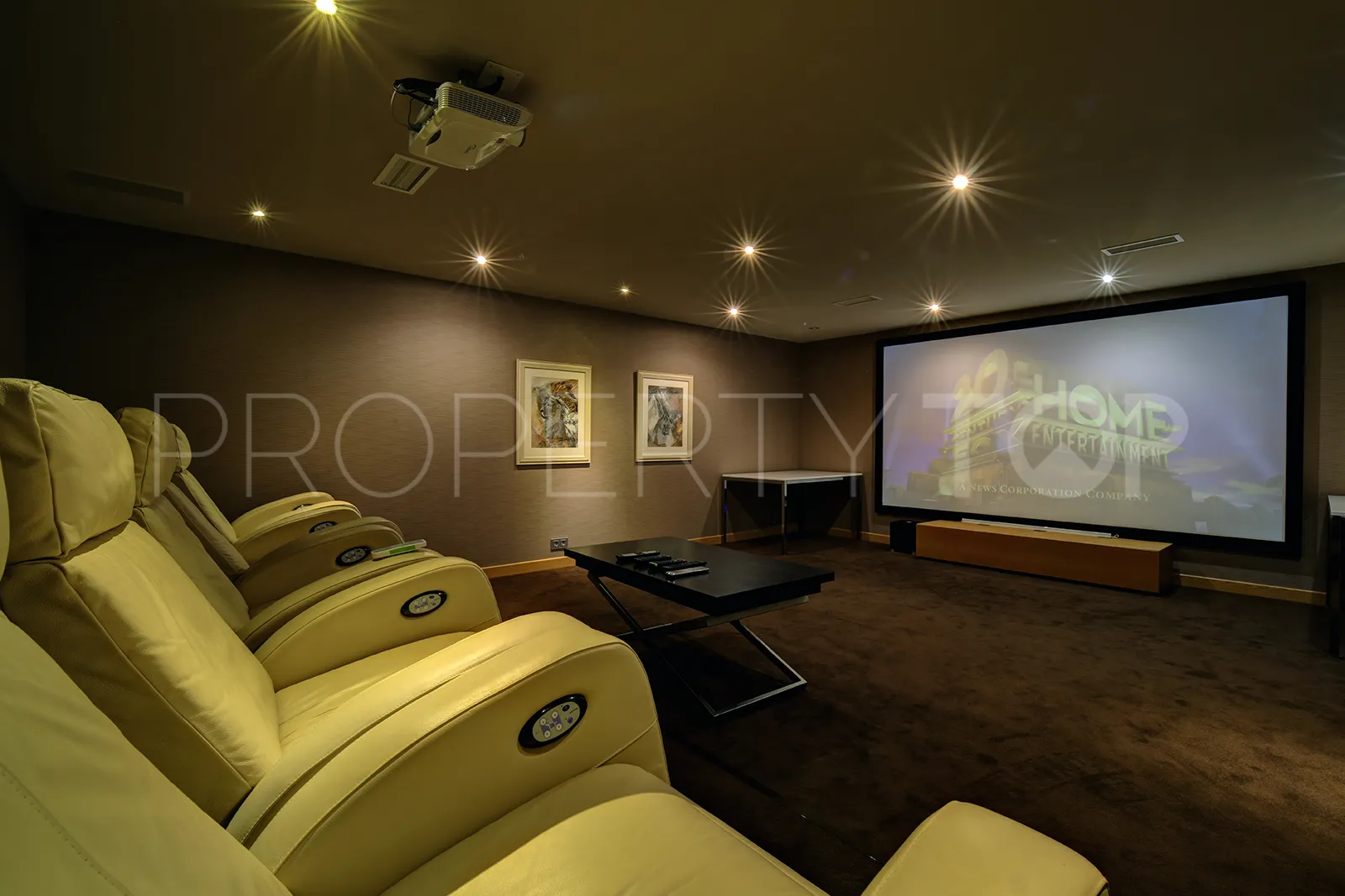 Buy Nueva Andalucia 5 bedrooms villa