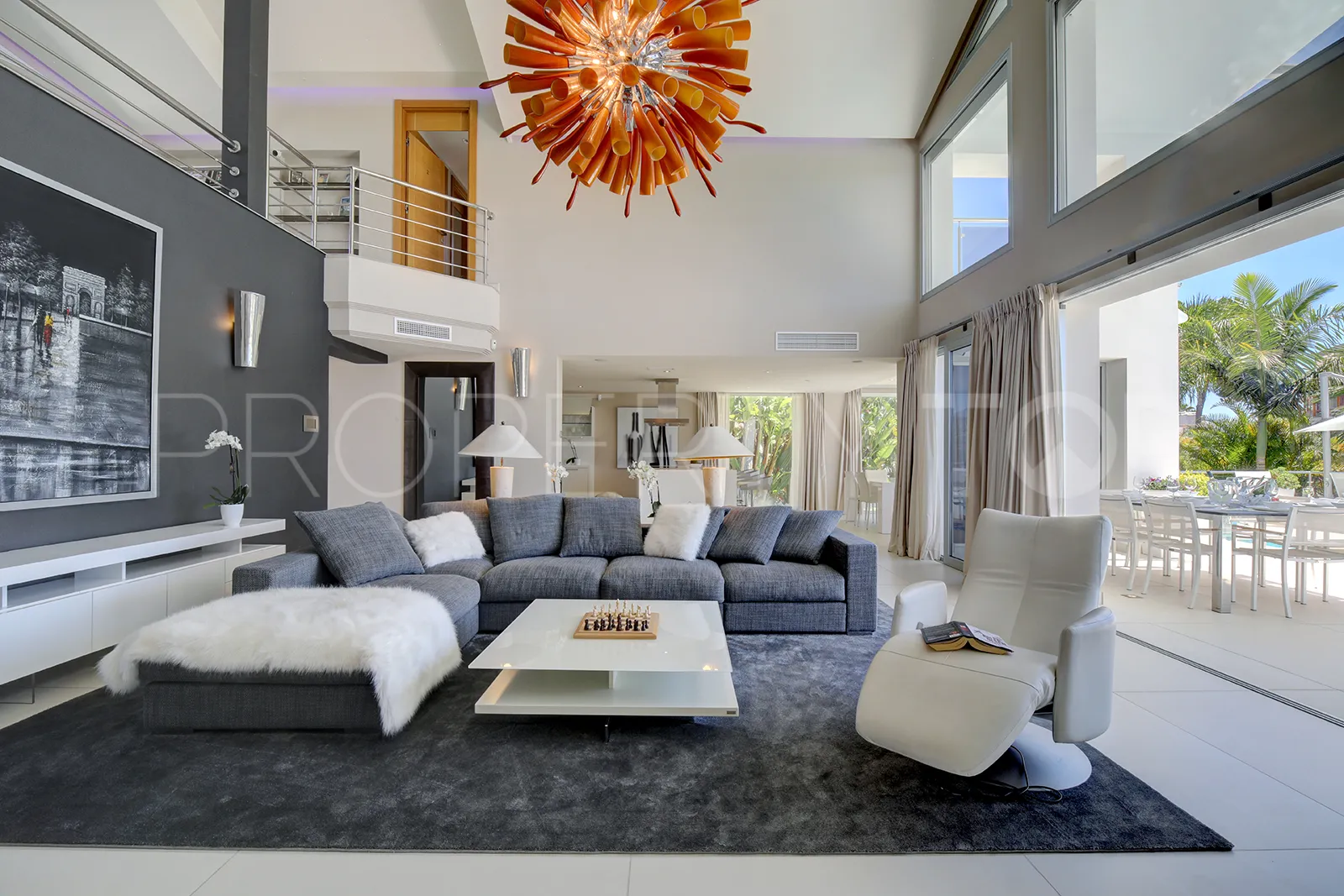Buy Nueva Andalucia 5 bedrooms villa