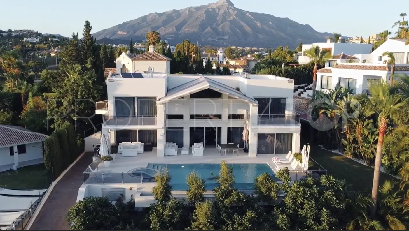 Buy Nueva Andalucia 5 bedrooms villa