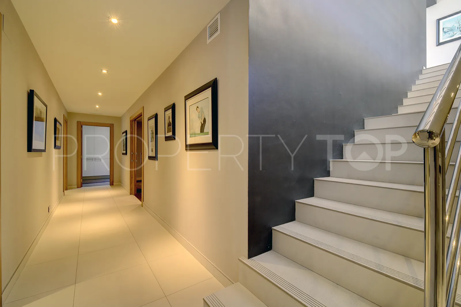 Buy Nueva Andalucia 5 bedrooms villa