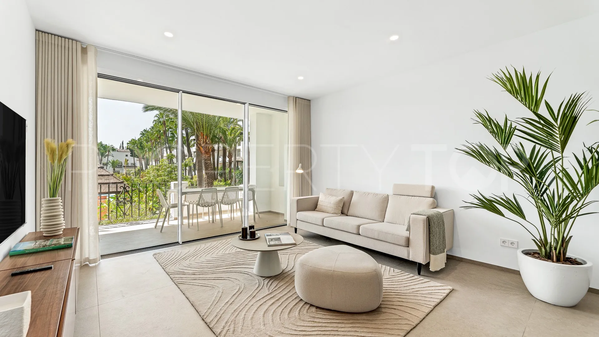 For sale Marina Puente Romano apartment with 3 bedrooms