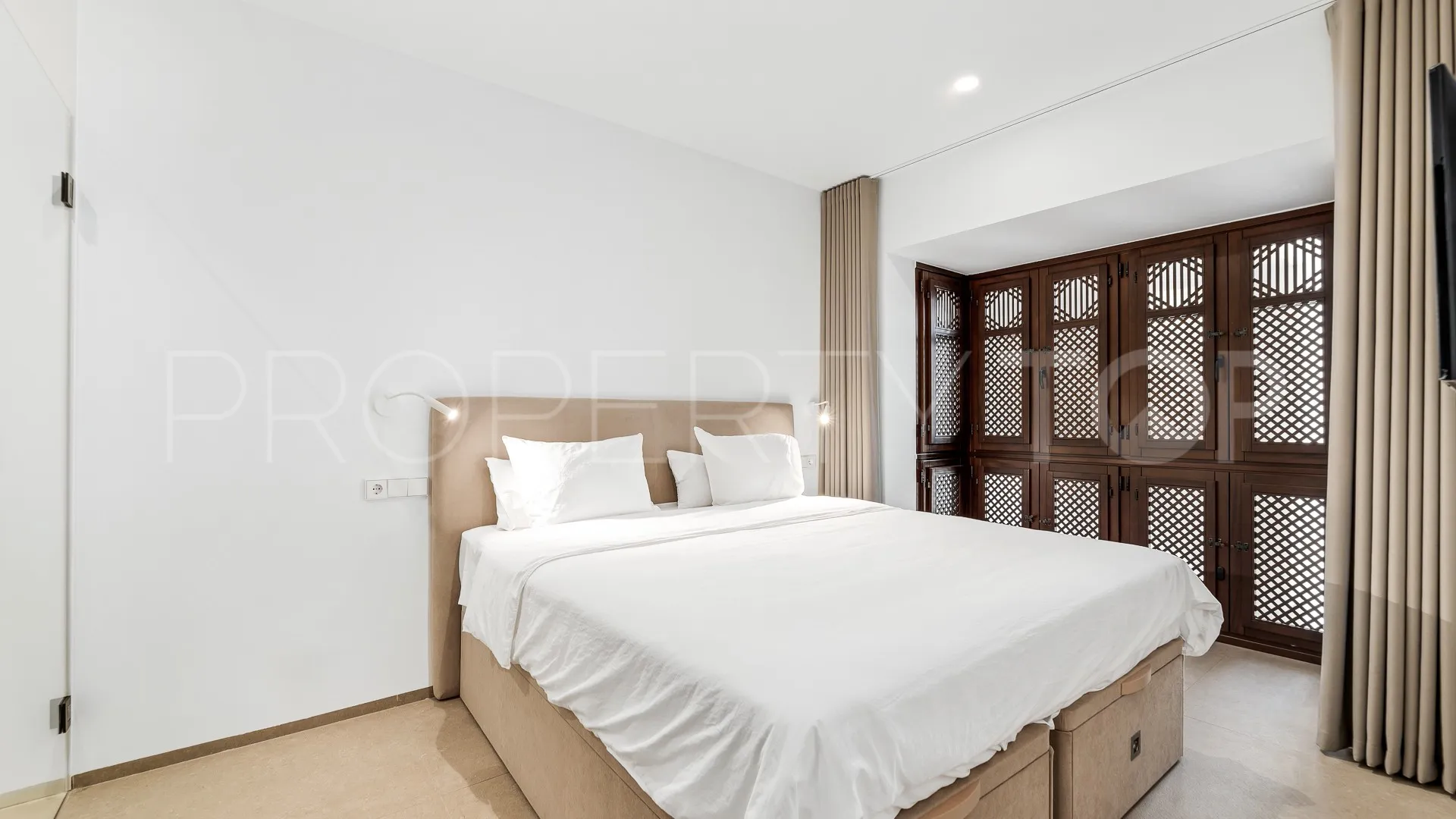 For sale Marina Puente Romano apartment with 3 bedrooms