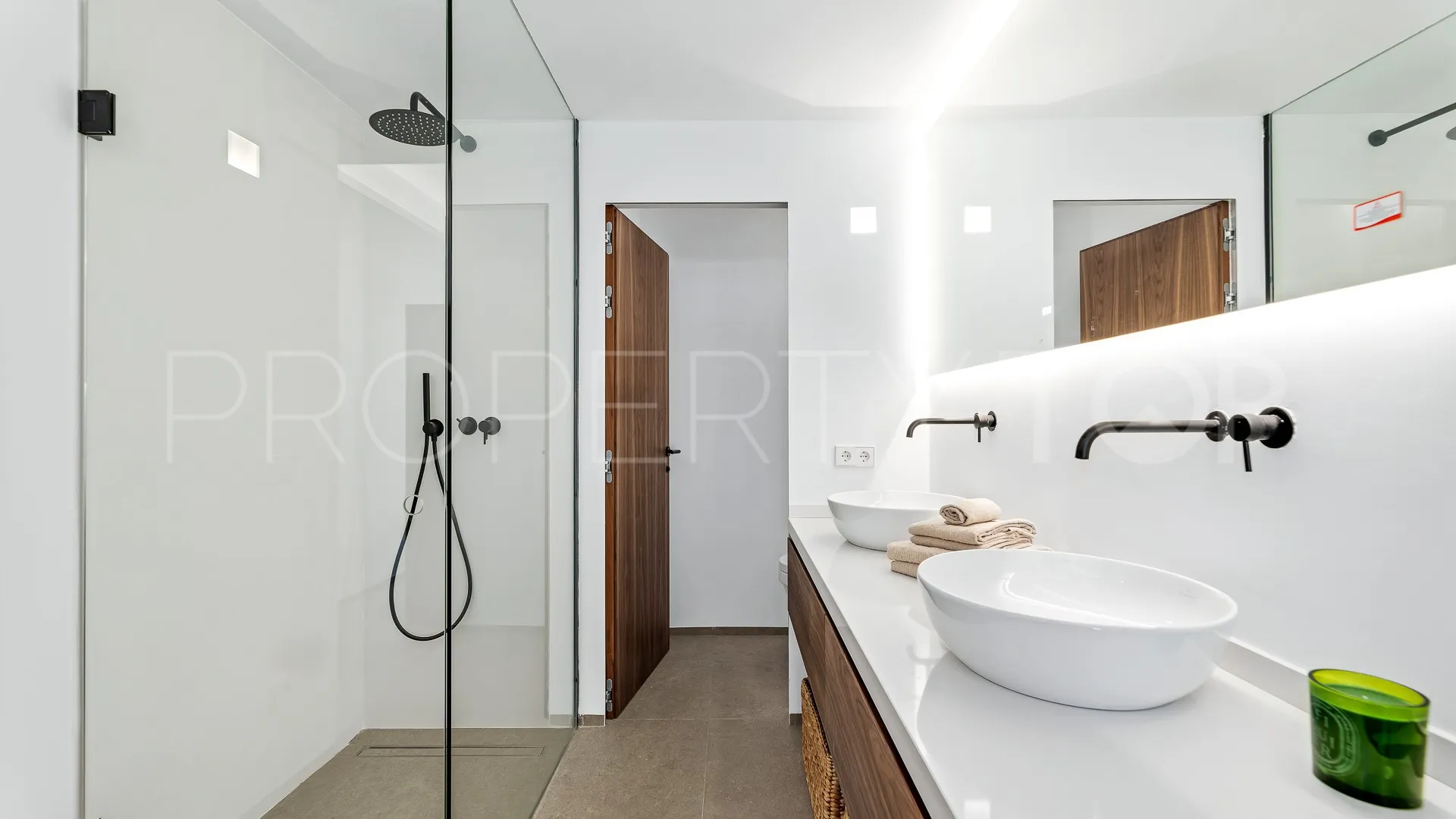 For sale Marina Puente Romano apartment with 3 bedrooms