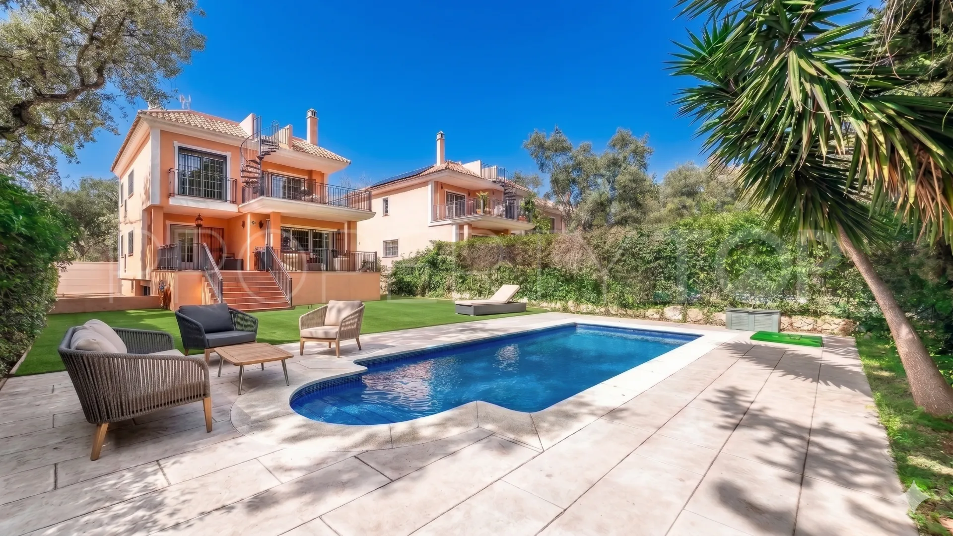 Villa with 5 bedrooms for sale in Elviria