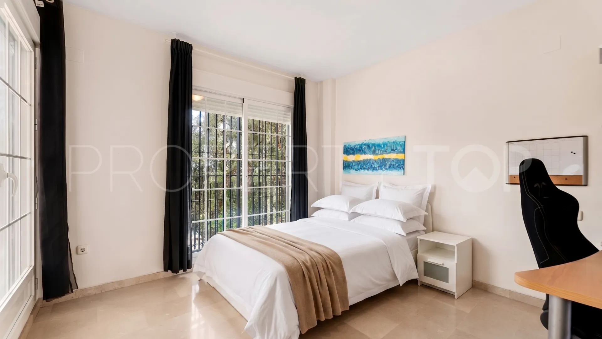Villa with 5 bedrooms for sale in Elviria