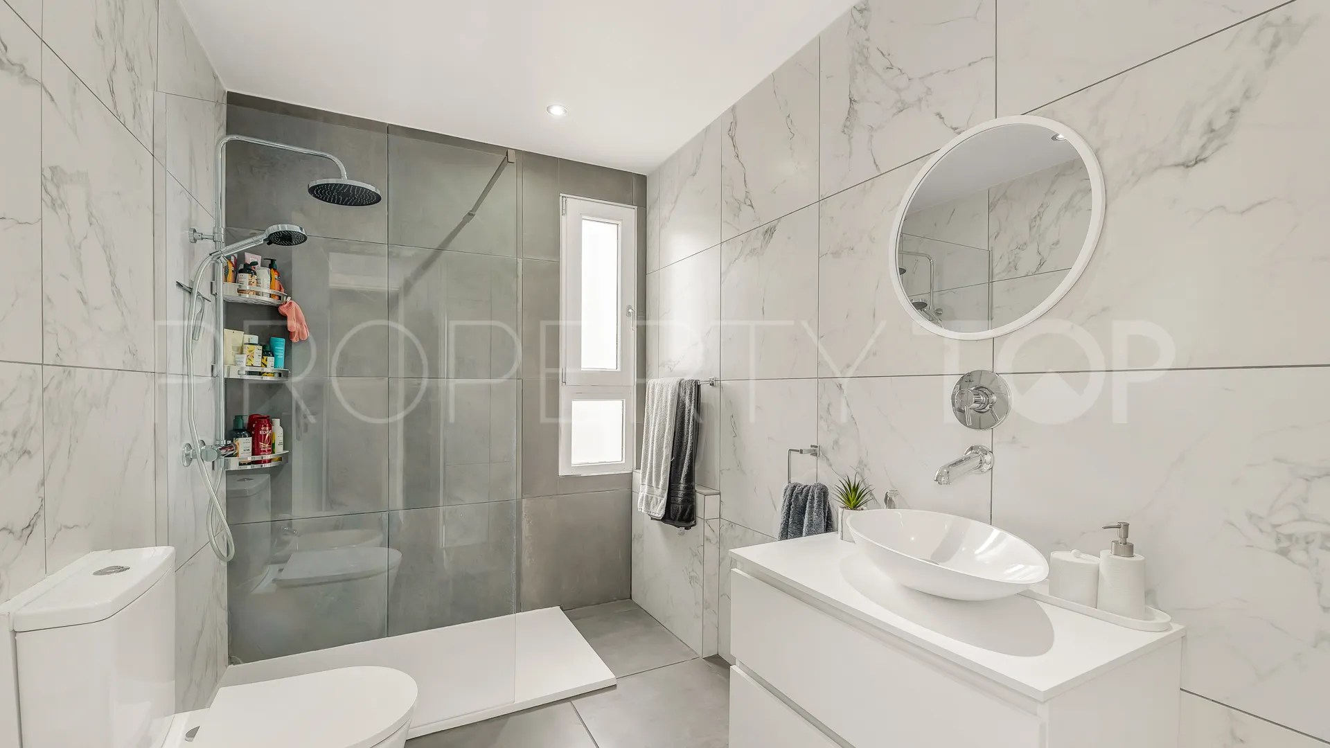 Semi detached house for sale in Benahavis Centro