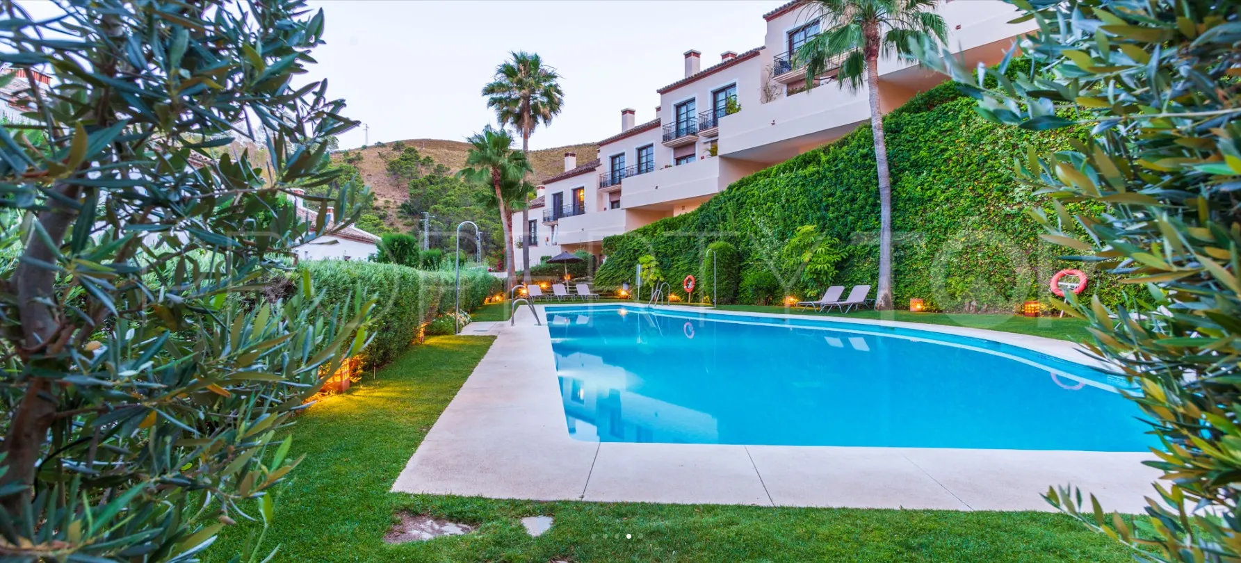 Semi detached house for sale in Benahavis Centro