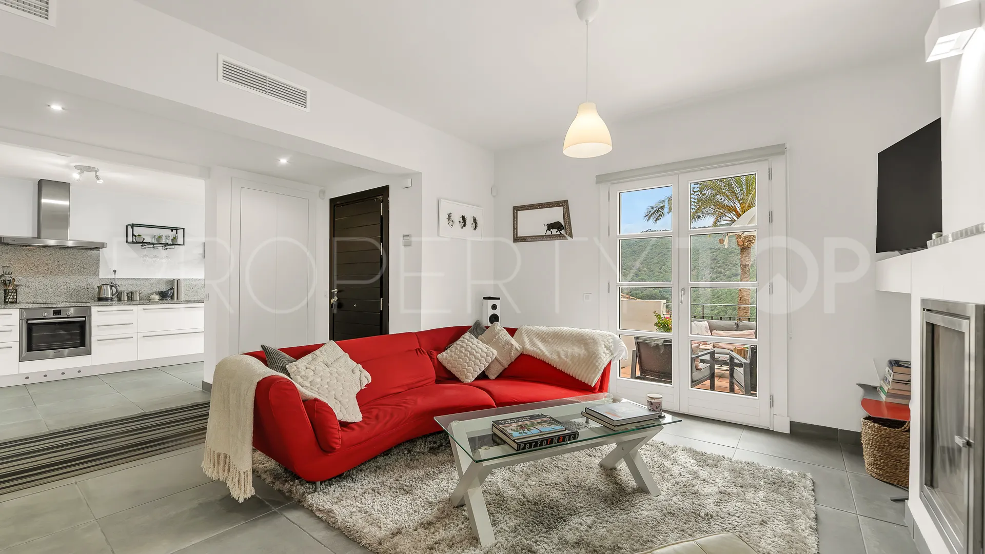 Semi detached house for sale in Benahavis Centro