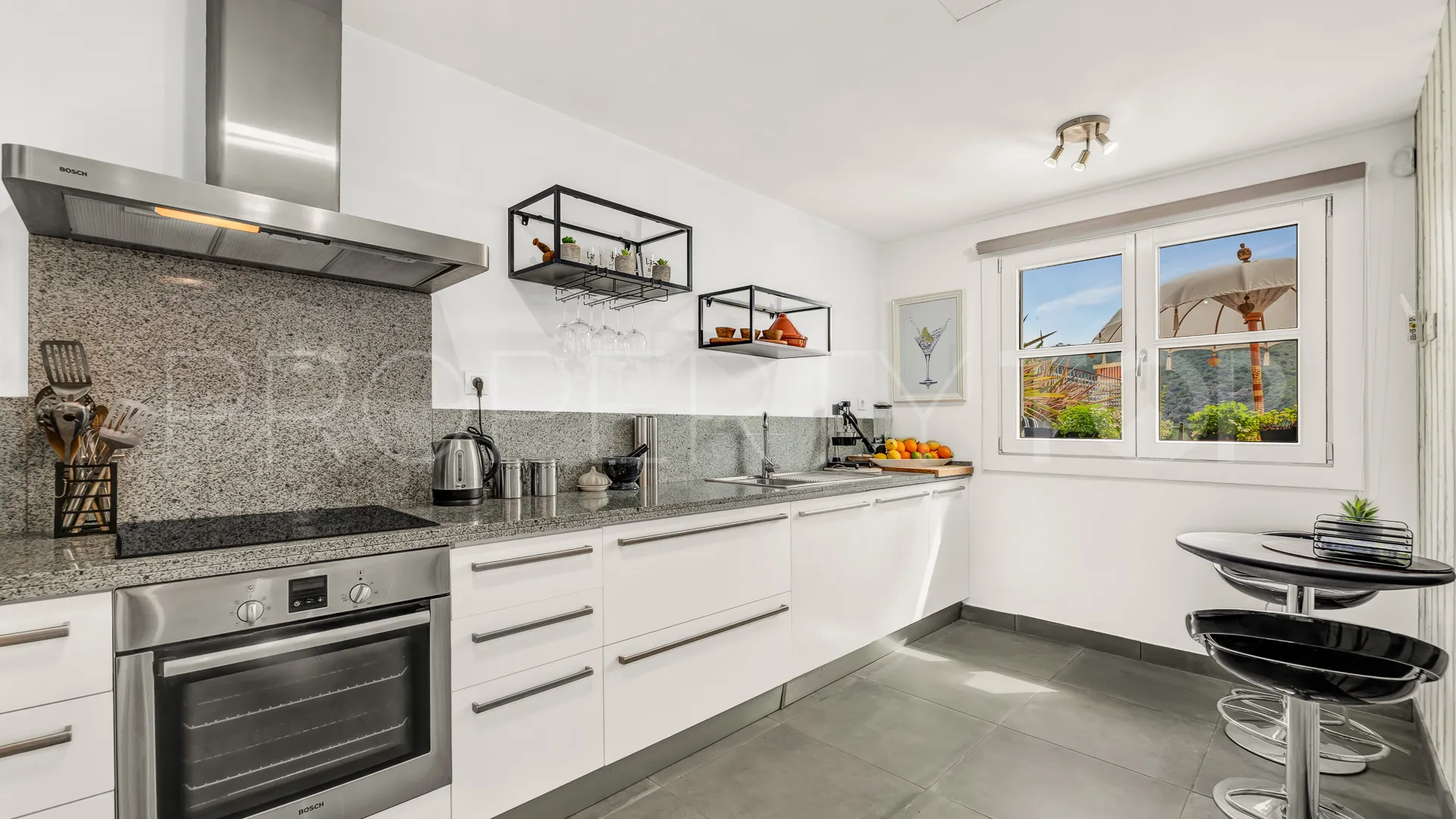 Semi detached house for sale in Benahavis Centro