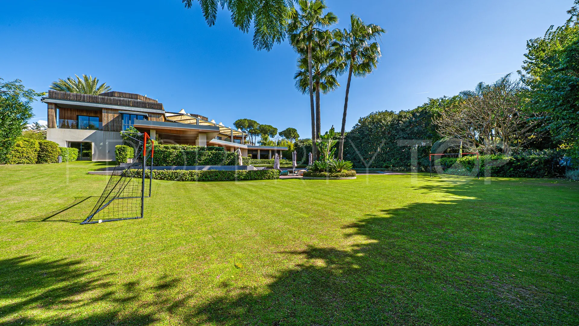 Guadalmina Baja, villa de 10 dormitorios en venta