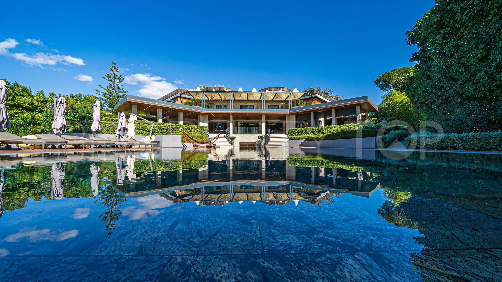 Guadalmina Baja, villa de 10 dormitorios en venta