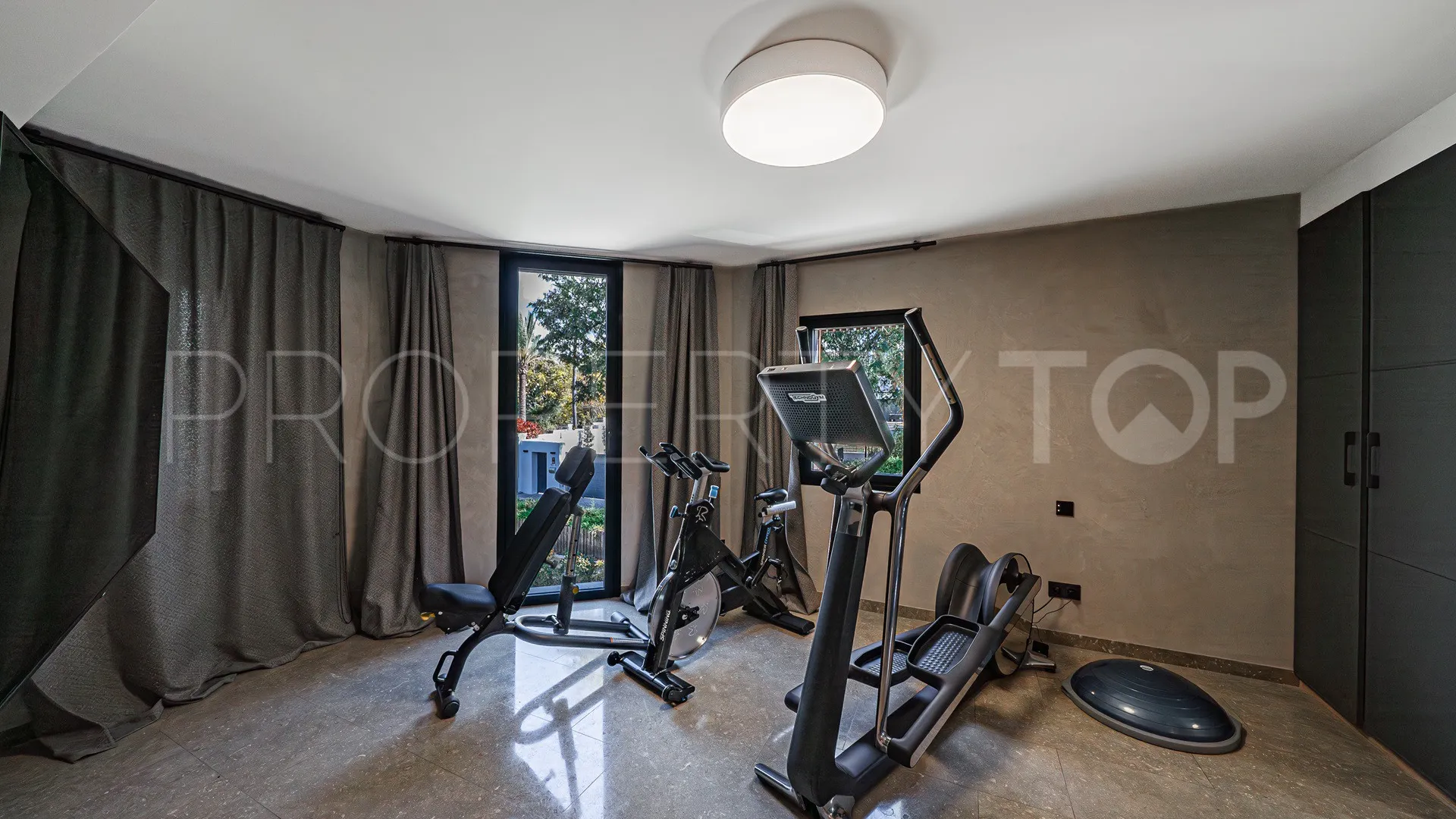 Guadalmina Baja, villa de 10 dormitorios en venta