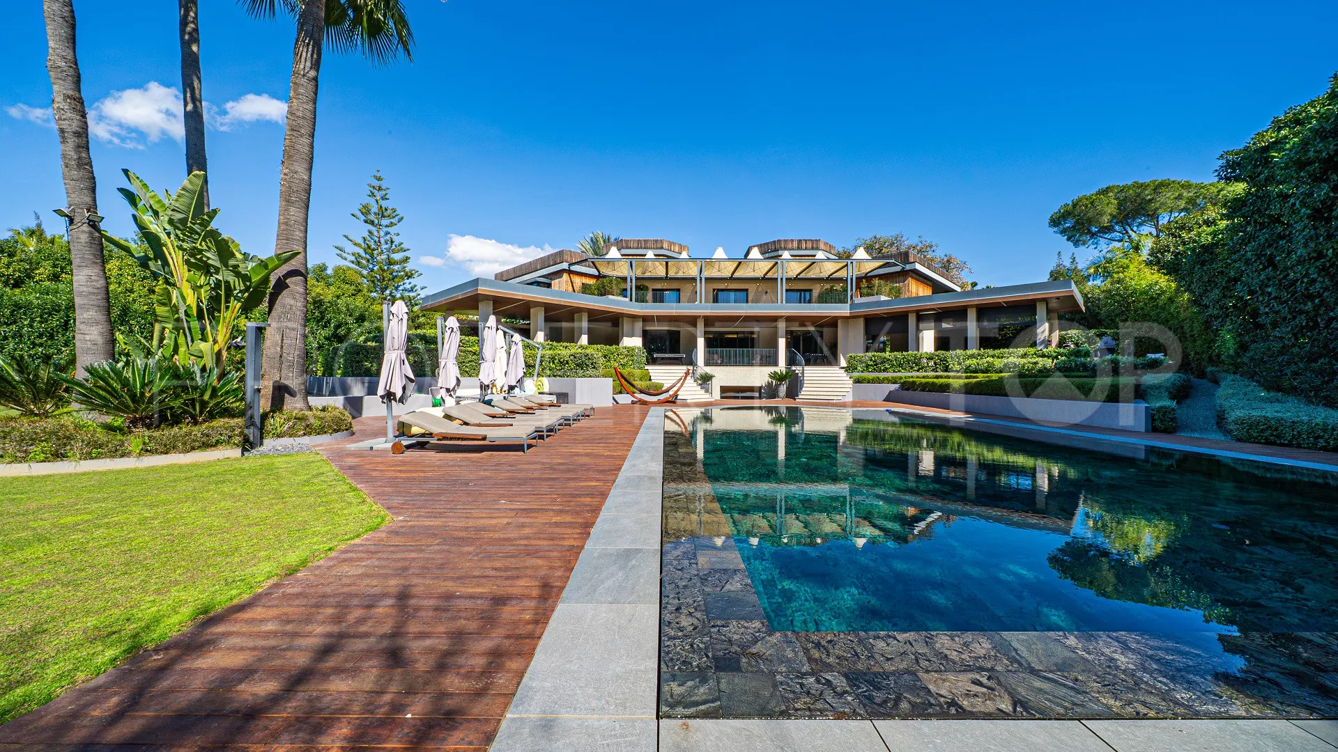 Guadalmina Baja, villa de 10 dormitorios en venta